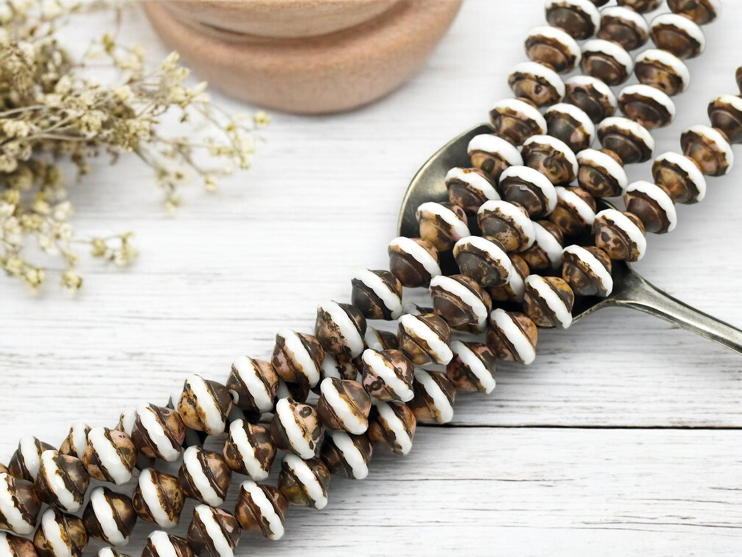 *10* 8x10mm Opaque White Picasso Saturn Beads