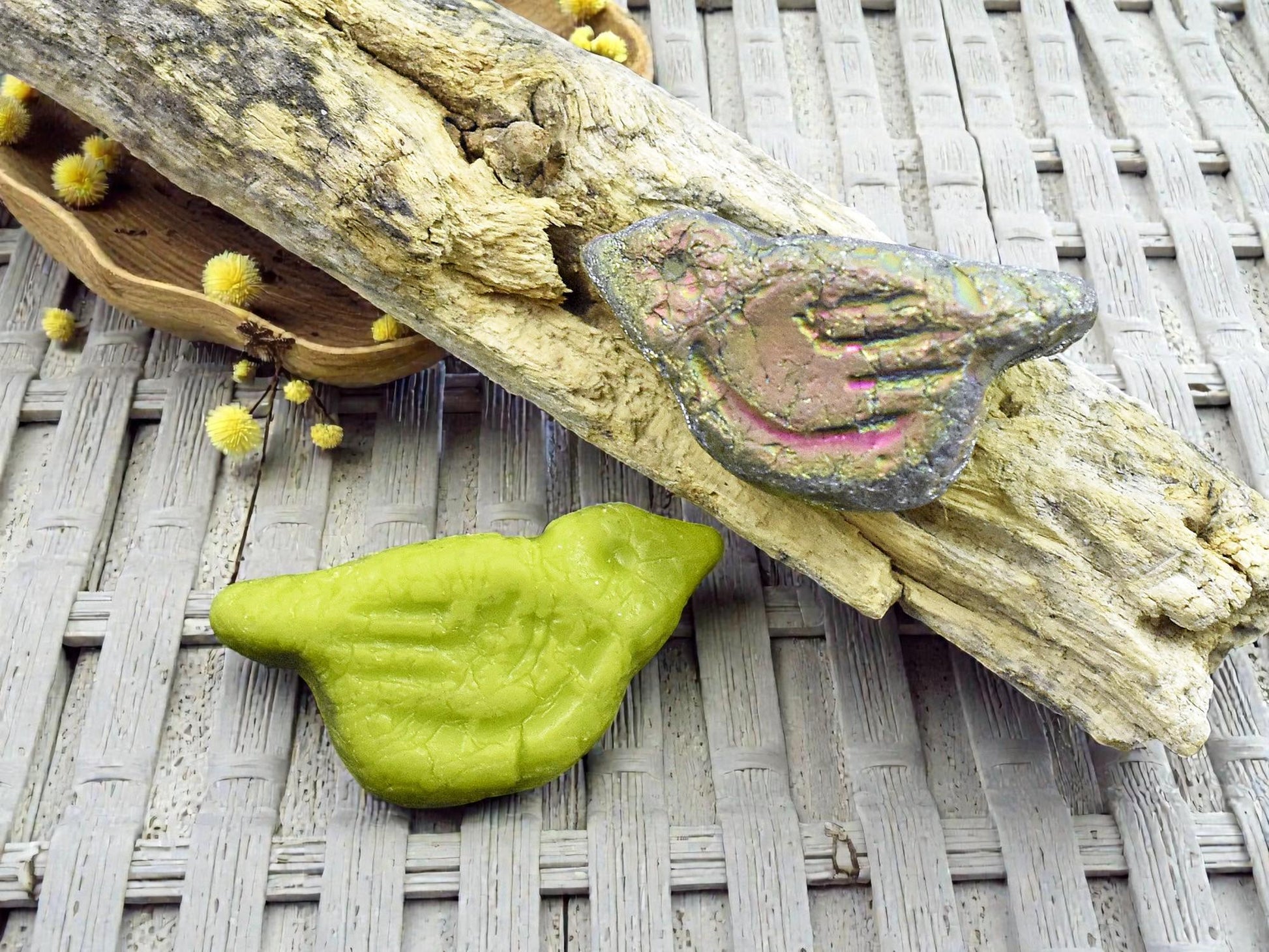 *6* 11x22mm Gold Washed Etched Opaque Chartreuse Peacock Bird Beads