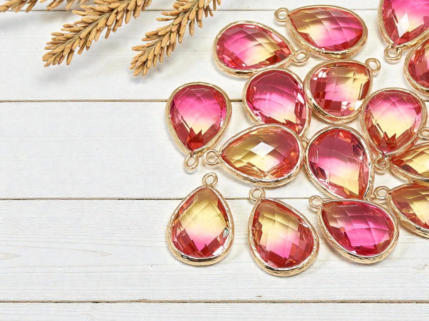Gold Pendant - Glass Pendants - Bezel Pendant - Teardrop Pendant - 23x15mm - 5pcs - (A403)