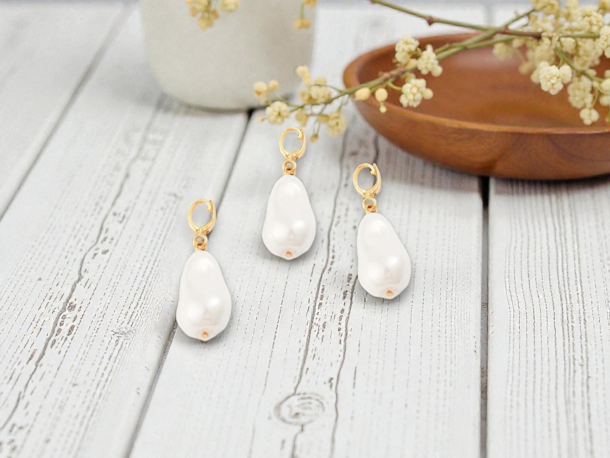 Pearl Pendants - Pearl Charms - Bead Pendant - Gold Pendant - 25x14x12mm - 1pc - (2156)