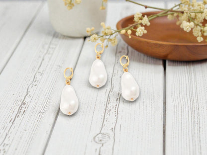 Pearl Pendants - Pearl Charms - Bead Pendant - Gold Pendant - 25x14x12mm - 1pc - (2156)