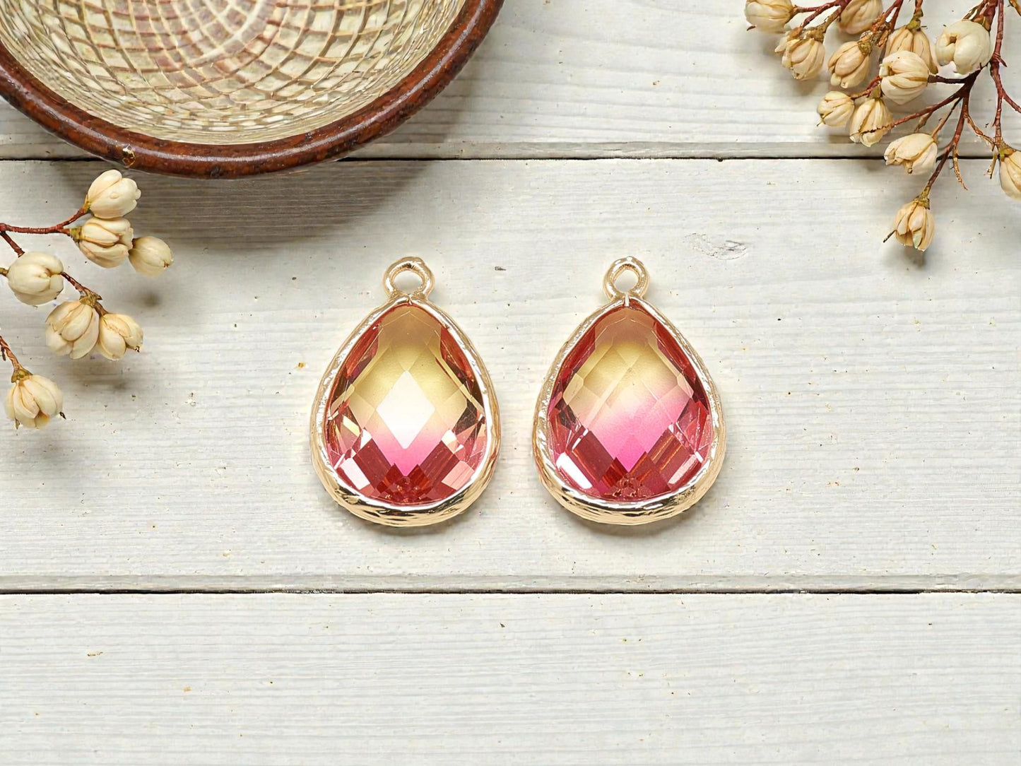 Gold Pendant - Glass Pendants - Bezel Pendant - Teardrop Pendant - 23x15mm - 5pcs - (A403)
