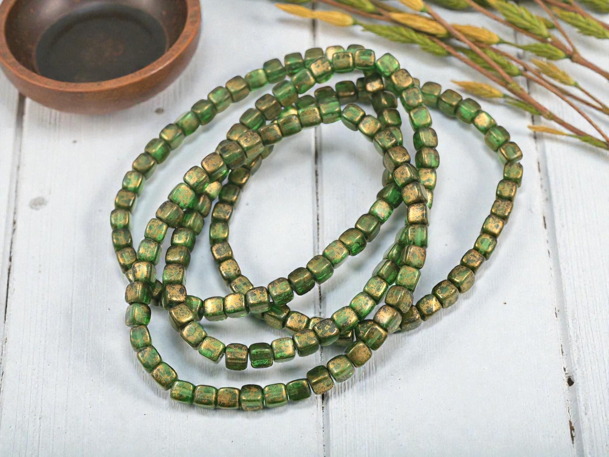 Czech Glass Cube Beads - Emerald Green - 4mm - 40pcs - (6013)