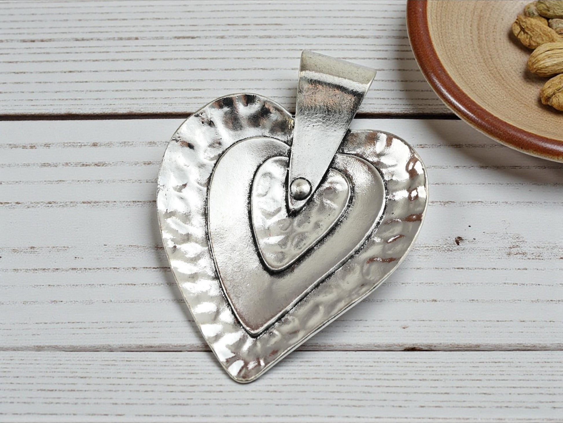 Antique Silver Hammered Metal Heart Pendant - 69x53mm - 1pc - (A626)