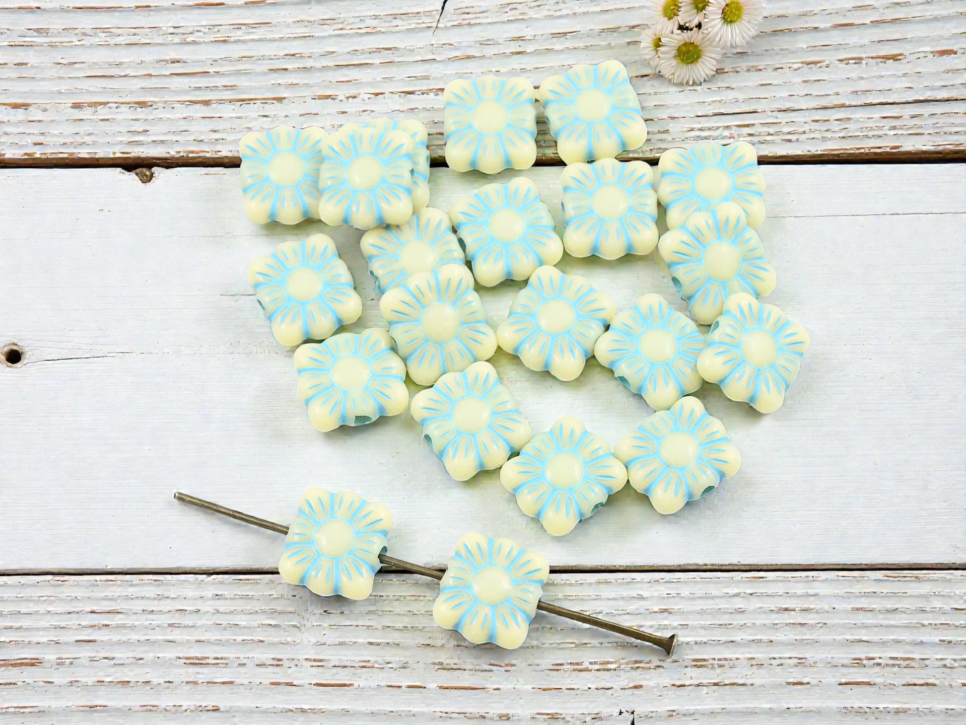 Square Flower Beads - Floral Beads - Lightweight Beads - Acrylic Beads - 9x11mm - 20pcs - (B460)