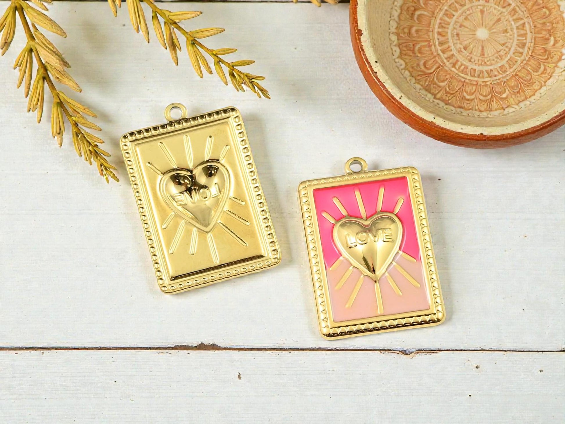 18k Gold Surrounding Pink Enamel Rectangle Bursting Heart Charms - 28x18mm - 2pcs - (4680)