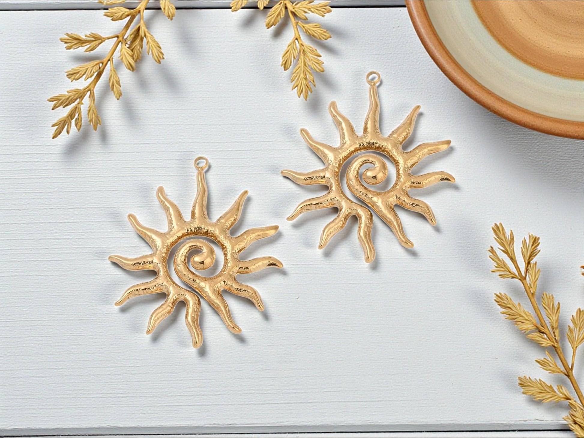 18k Gold Plated Stainless Steel Sunray Pendant - 40x33mm - 1pc - (179)