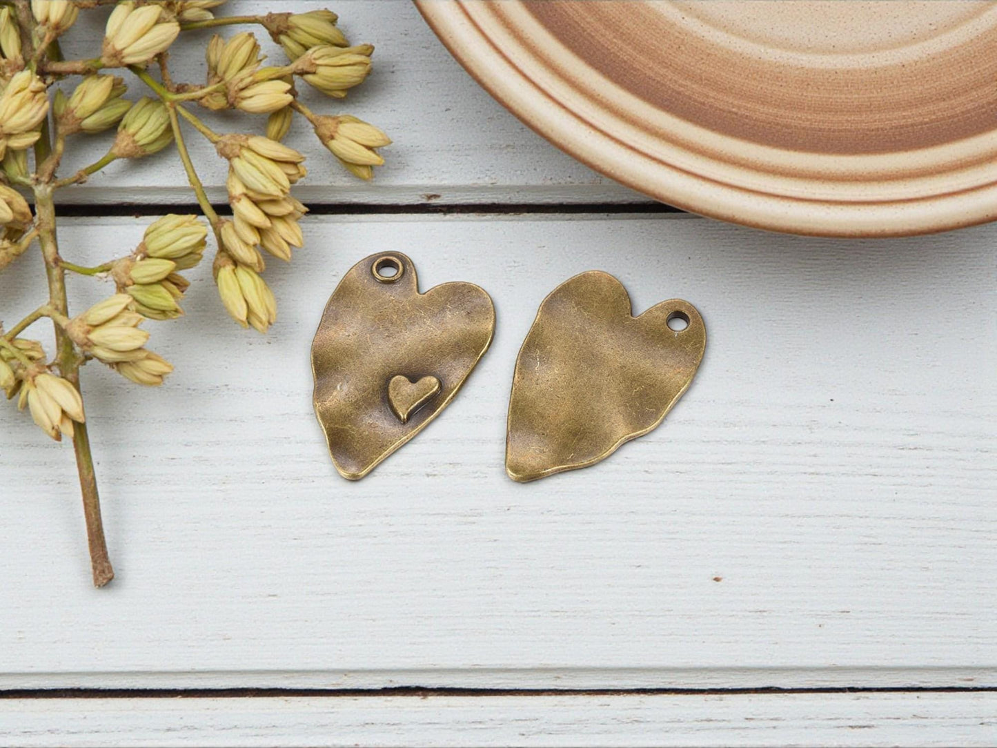 Heart Pendant - Hammered Pendant - Bronze Pendants - Metal Pendant - Love Pendant - Heart Charm - 38x24mm - 5pcs - (1994)