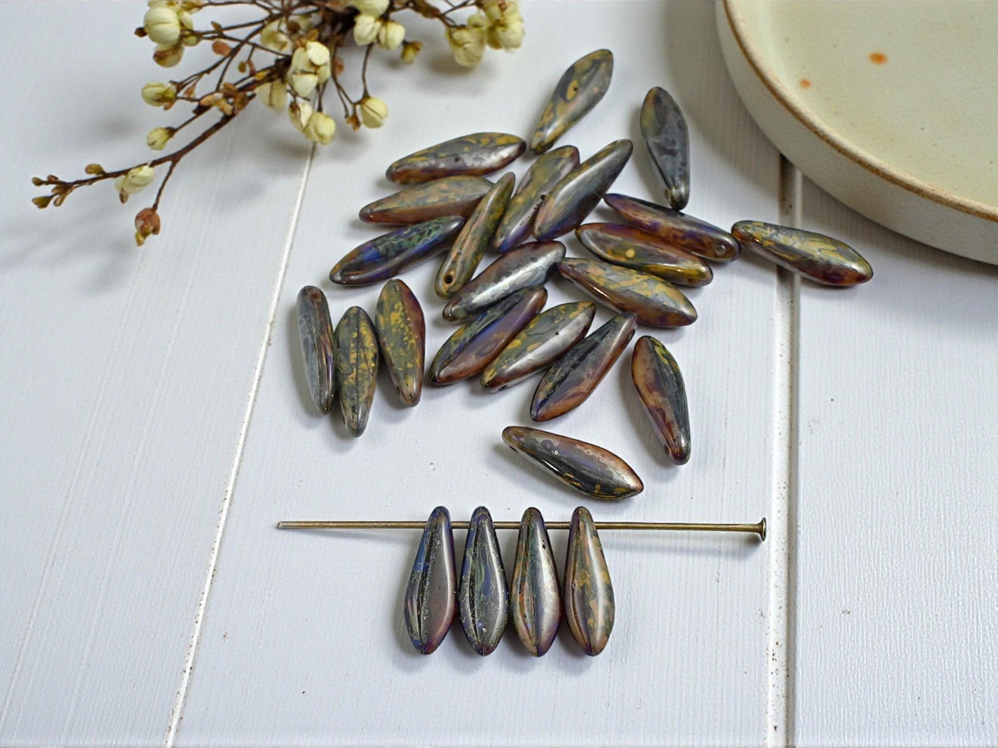 Czech Glass Beads - Dagger Beads - 5x16mm Dagger - Picasso Beads - 25pcs - (2576)