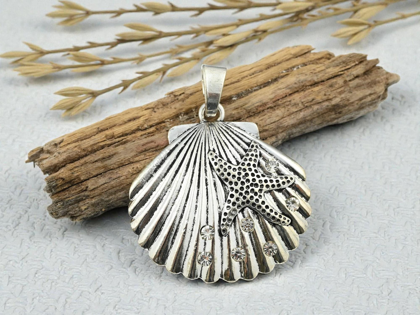 Antique Silver Metal Sea Shell Pendant with Crystal Rhinestones - 54x52mm - 1pcs - (A668)