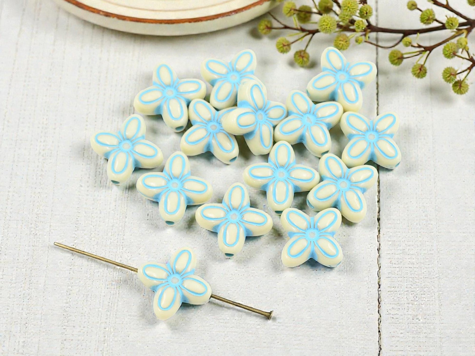 Flower Beads - Floral Beads - Lightweight Beads - Acrylic Beads - 17mm - 20pcs - (1061)