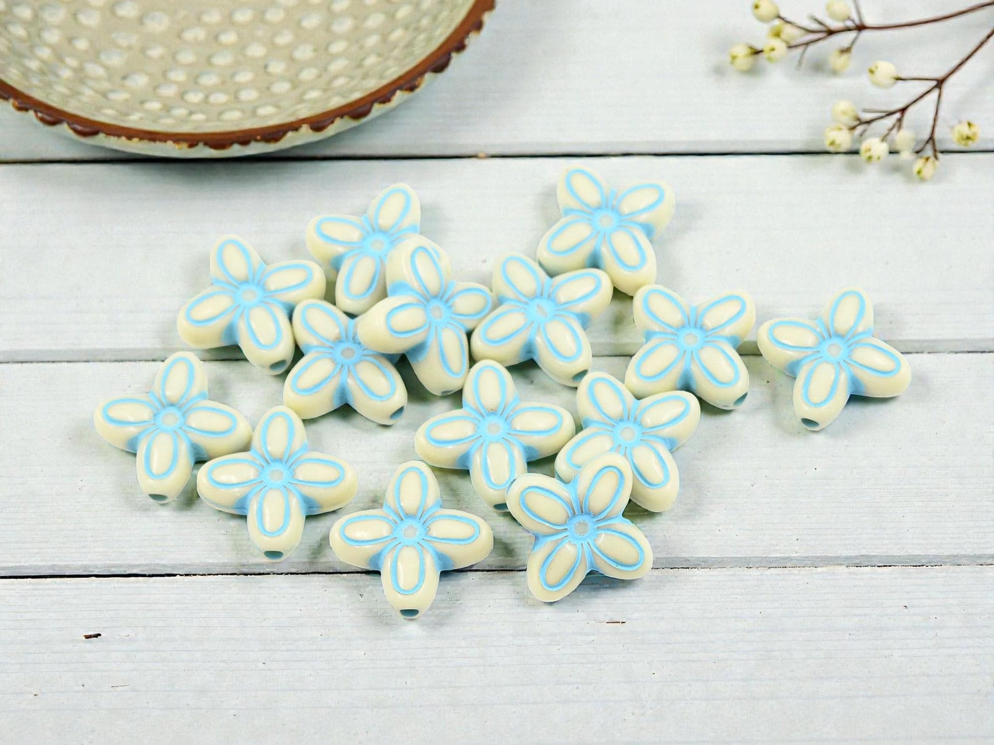 Flower Beads - Floral Beads - Lightweight Beads - Acrylic Beads - 17mm - 20pcs - (1061)