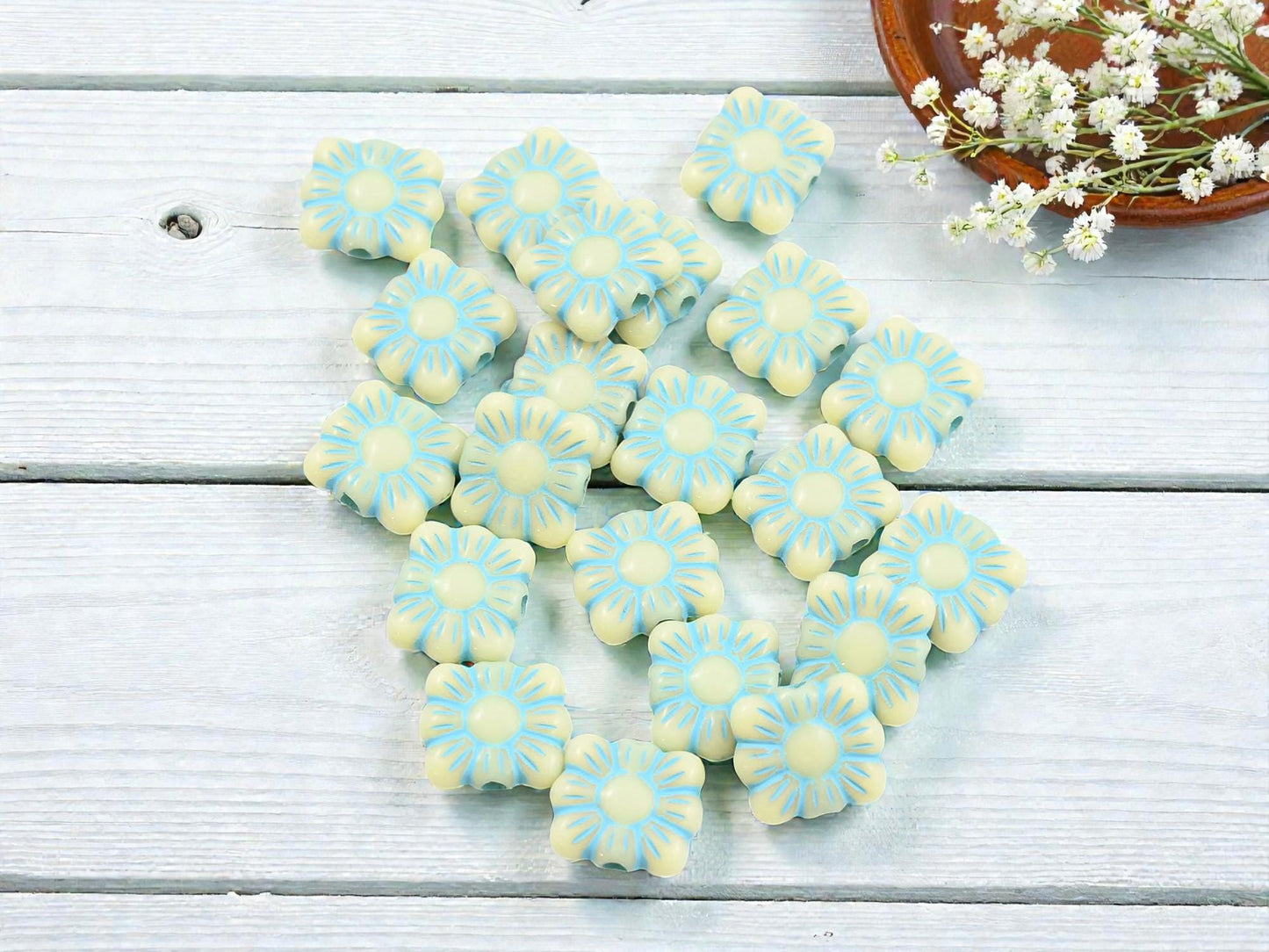 Square Flower Beads - Floral Beads - Lightweight Beads - Acrylic Beads - 9x11mm - 20pcs - (B460)