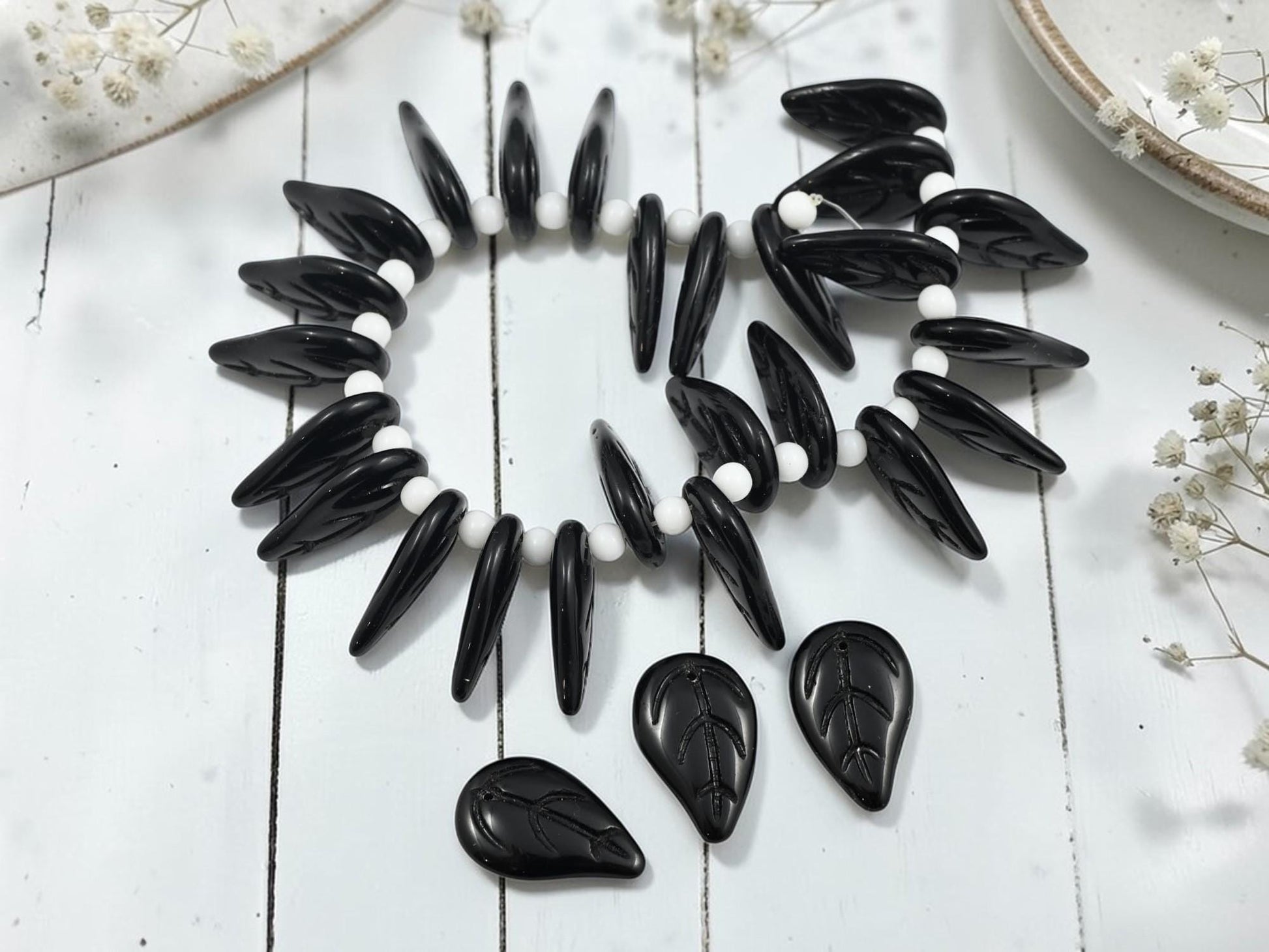 Old Stock Czech Glass Top Hole Leaf Beads - Opaque Jet Black - 25pcs - 12x19mm - (3133)