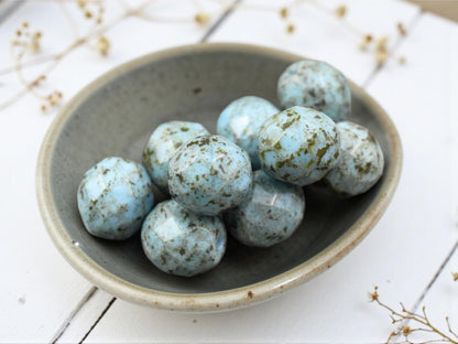 *10* 10mm Robins Egg Picasso Fire Polished Round Beads