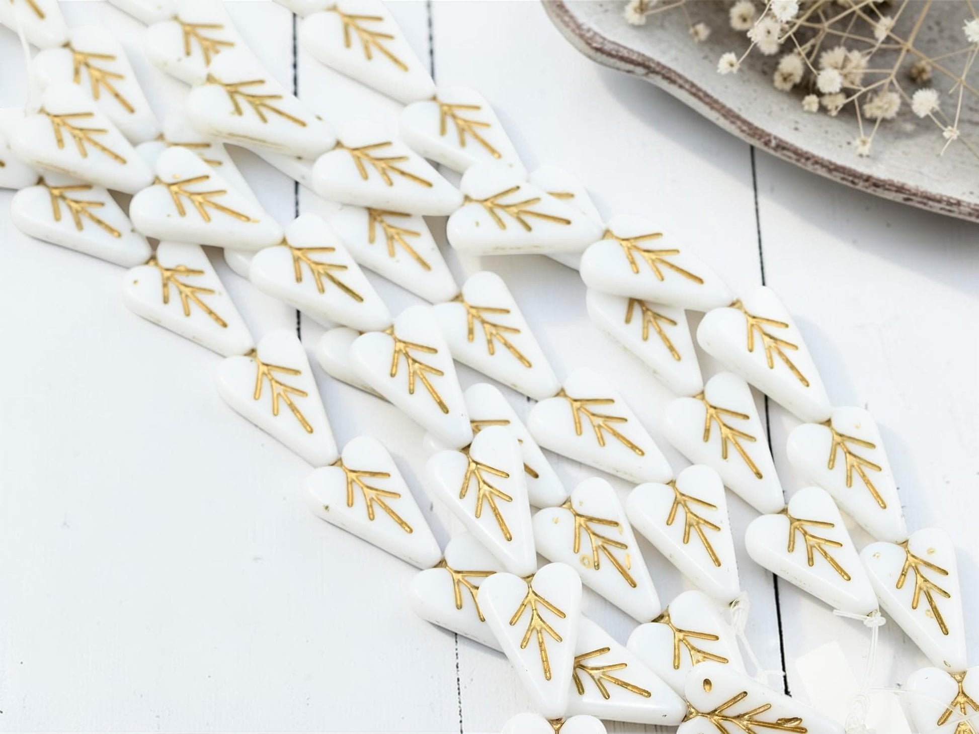 Czech Glass Heart Leaf Beads - Gold Washed White - 17x11mm - 8pcs (2028)