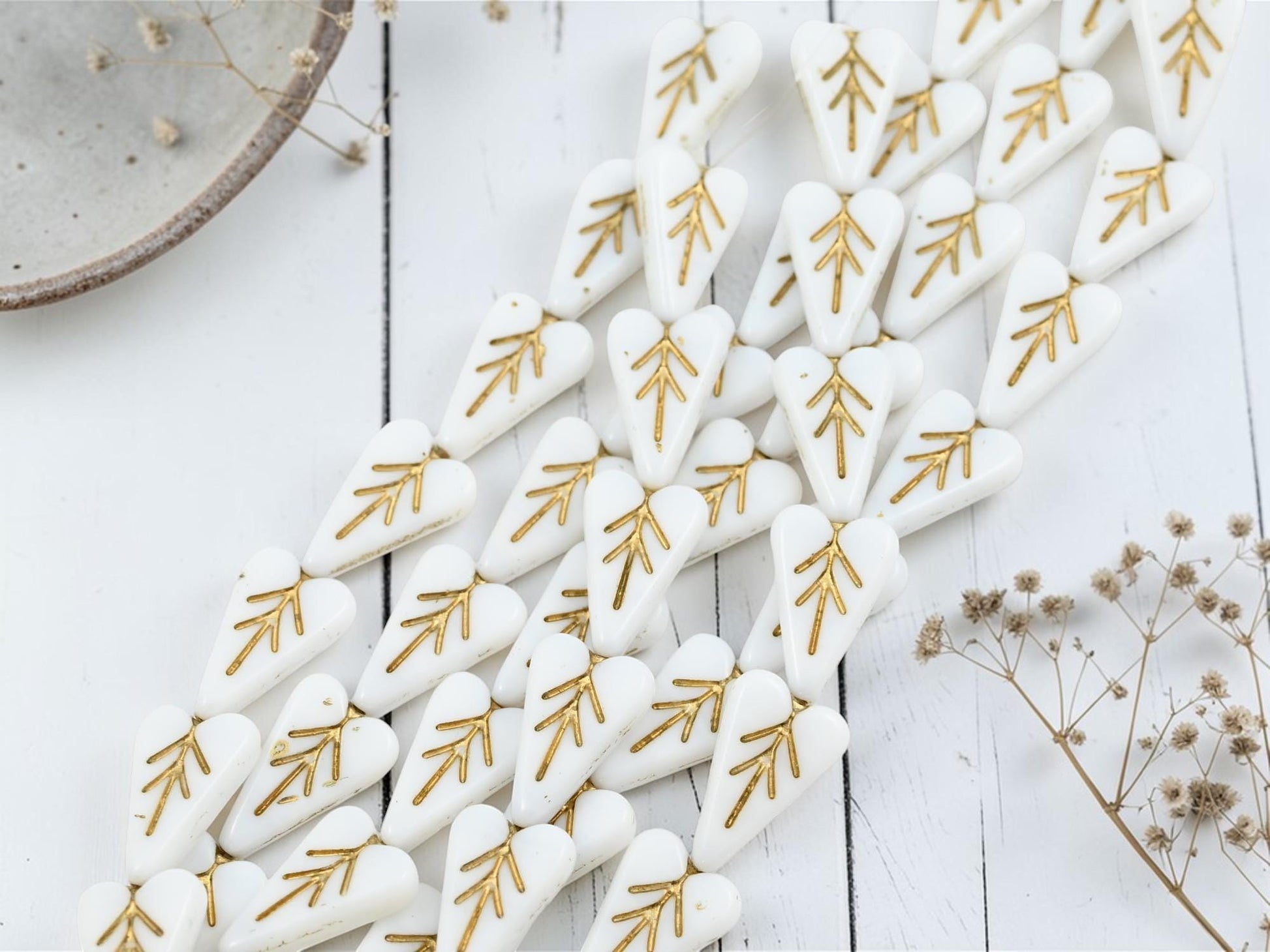 Czech Glass Heart Leaf Beads - Gold Washed White - 17x11mm - 8pcs (2028)