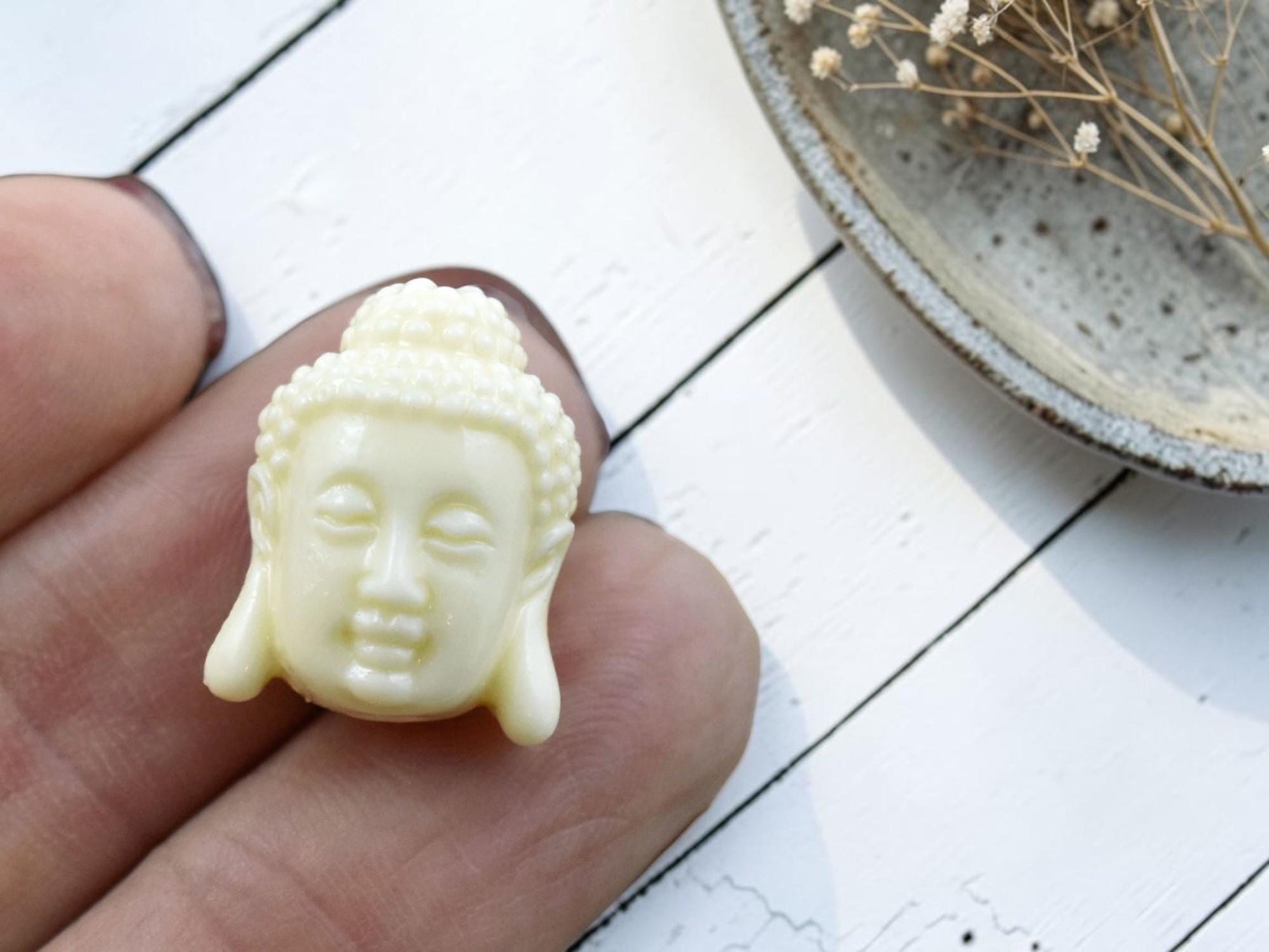Buddha Beads - Mala Beads - Pendant Beads - Buddha Head Bead - Flat Back Beads - 20x15mm - 4pcs (2032)