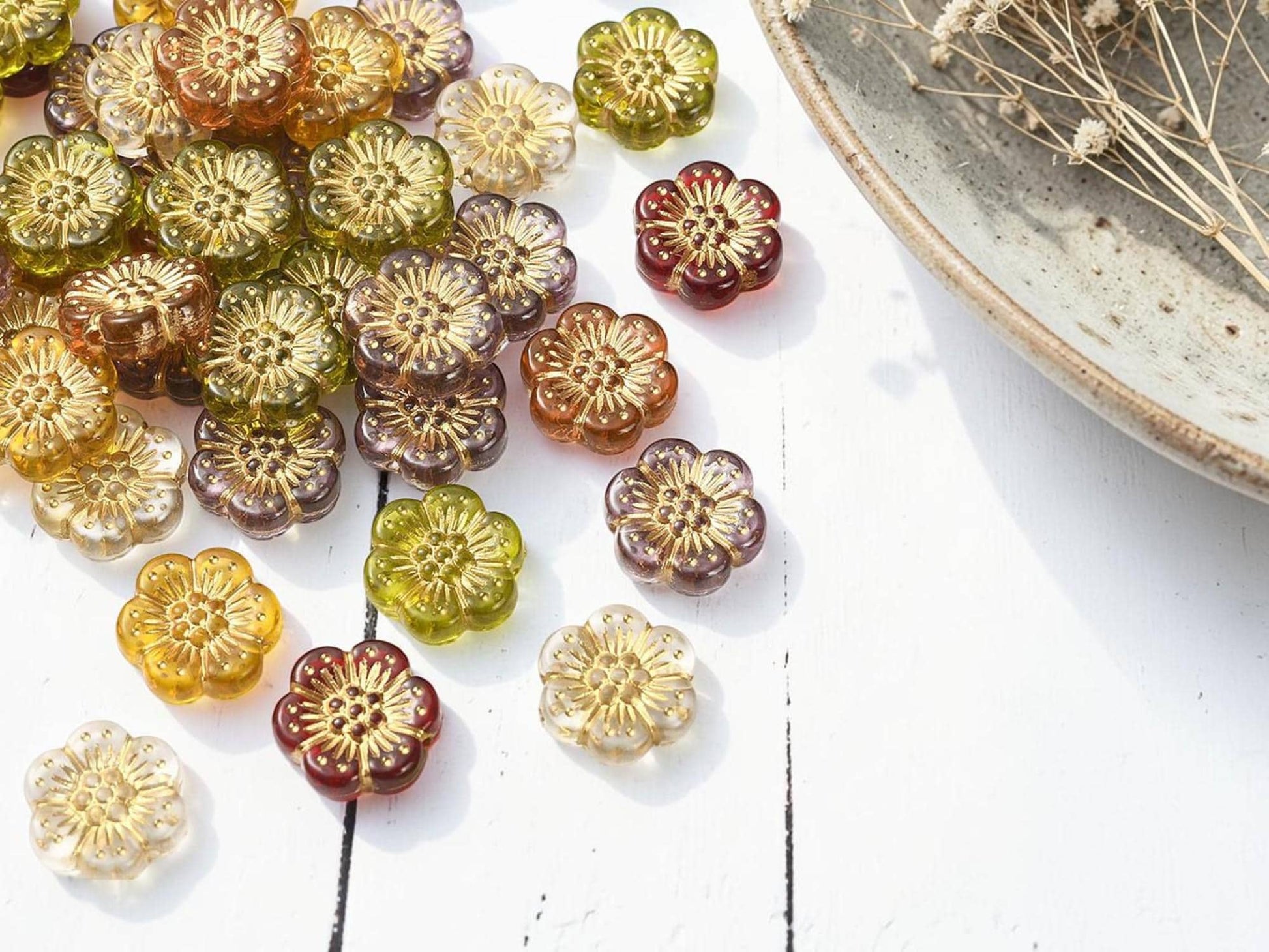 Flower Beads - Lightweight Beads - Acrylic Beads - 13mm - 20pcs - (754)