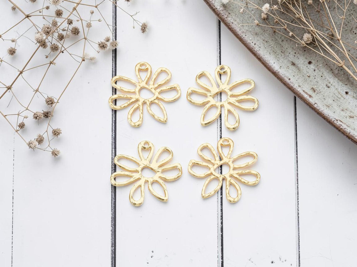 Gold Metal Daisy Flower Pendant Charms - 24mm - 5pcs - (3458)