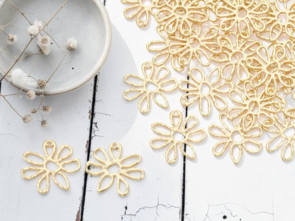 Gold Metal Daisy Flower Pendant Charms - 24mm - 5pcs - (3458)