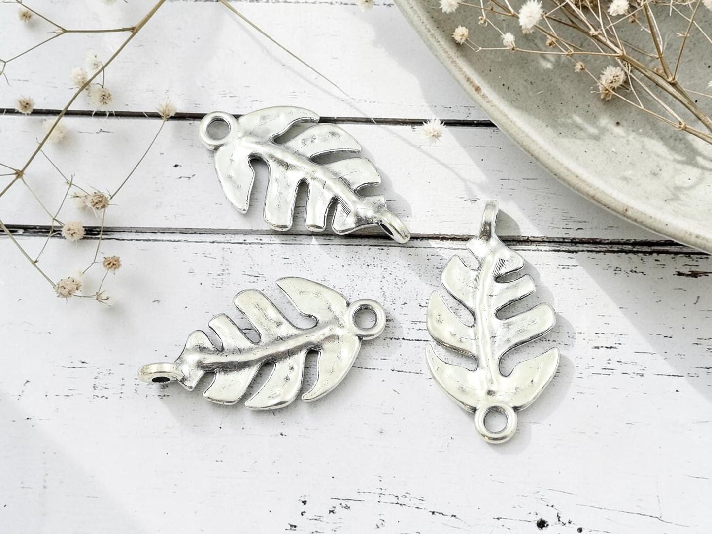 Metal Leaf Connector Charms - Antique Silver or Antique Bronze - 18x12mm - 10pc