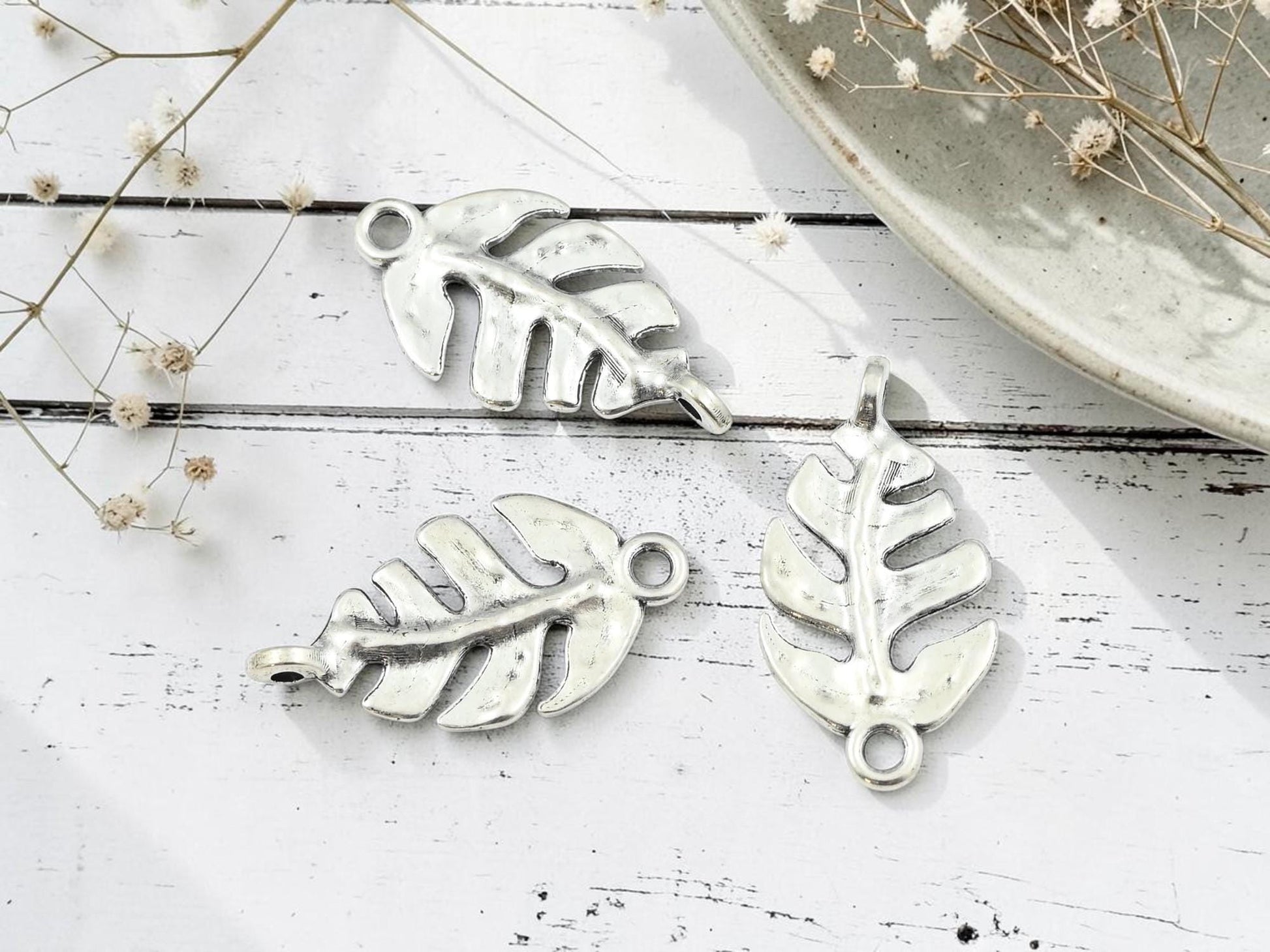 Metal Leaf Connector Charms - Antique Silver or Antique Bronze - 18x12mm - 10pc