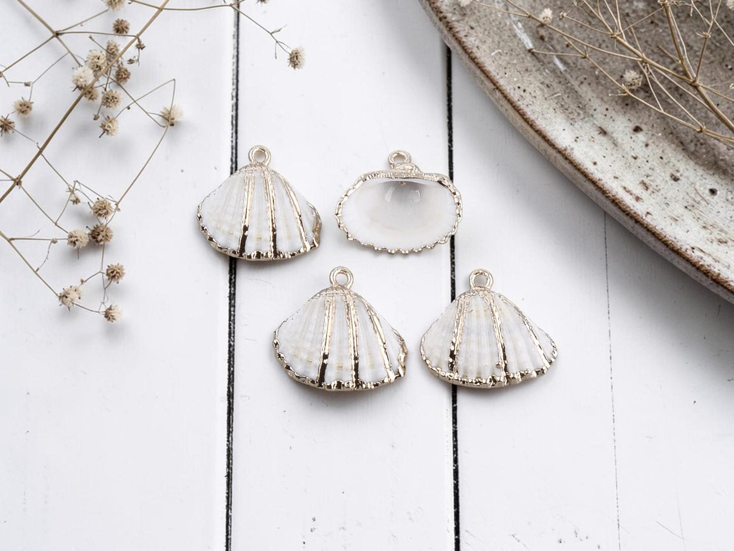 Gold Electroplated Seashell Charm Pendants - 5pcs - (2511)