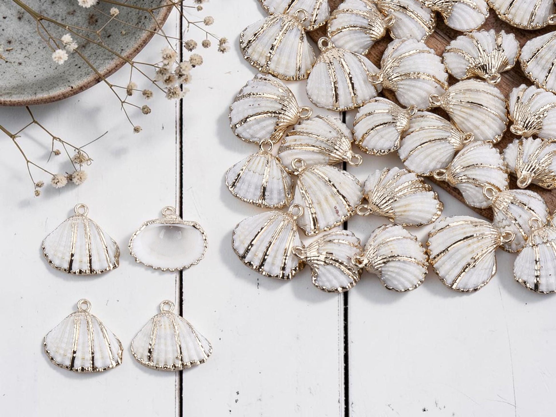 Gold Electroplated Seashell Charm Pendants - 5pcs - (2511)