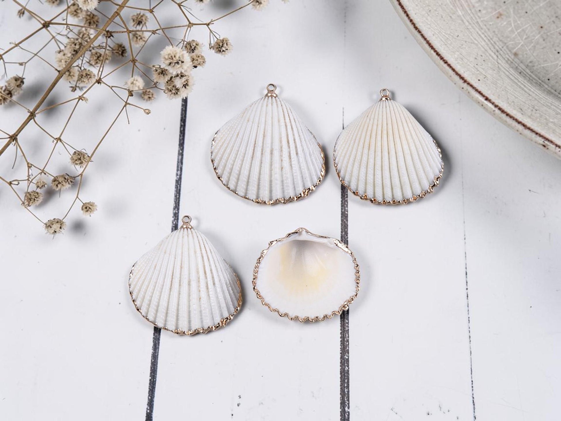 Gold Electroplated Seashell Charm Pendants - 5pcs - (2511)