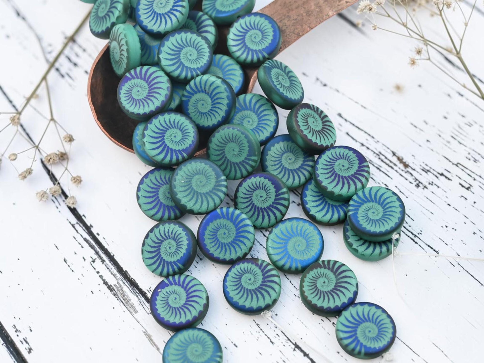 Czech Glass Laser Etched Ammonite Spiral Design Coin Beads - 14mm - 8pcs - (3202)