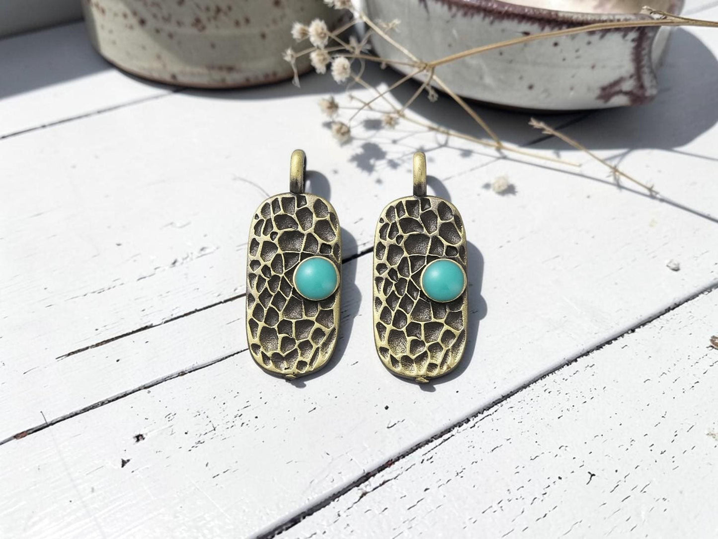 Antique Bronze Metal Hammered Oval Charms w/Turquoise - 4pcs - 21x8mm - (2713)