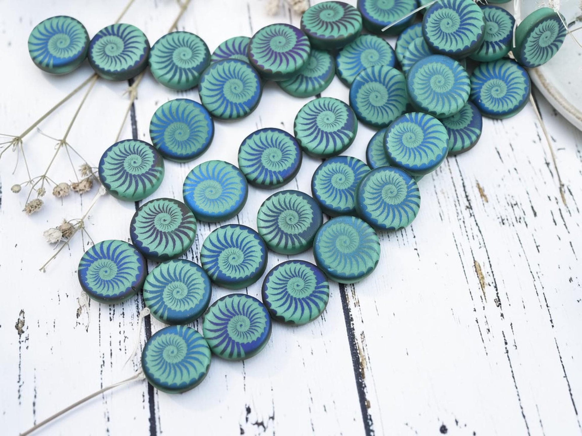 Czech Glass Laser Etched Ammonite Spiral Design Coin Beads - 14mm - 8pcs - (3202)