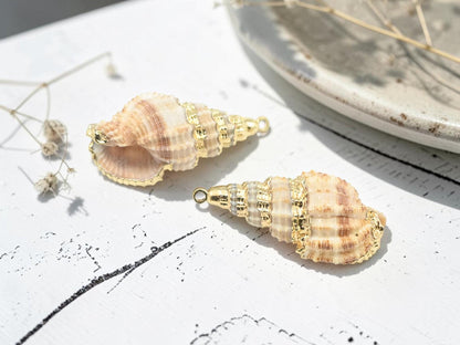 Gold Plated Brass Natural Seashell Charm Pendants - 2pc - (4583)