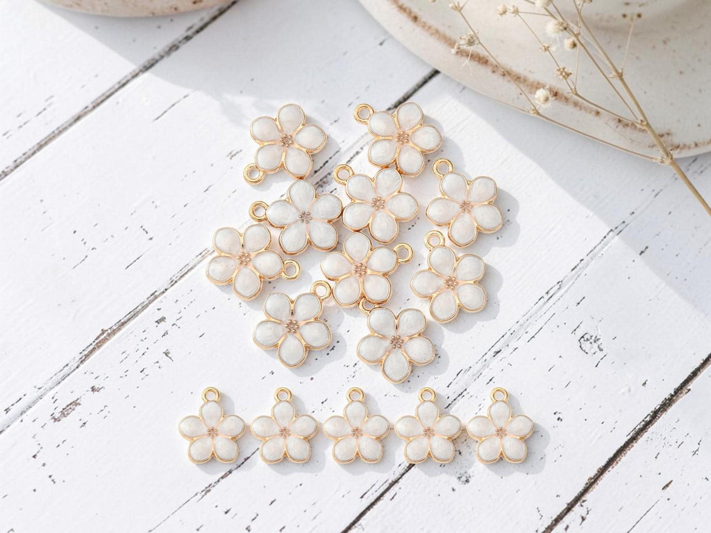 Flower Charms - Gold Charms - Enamel Charms - Metal Charms - Floral Charms - 10pcs - 17x15mm - (B673)