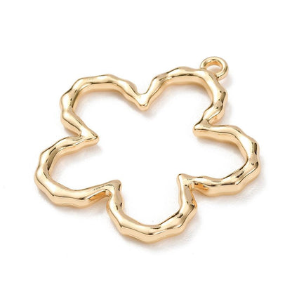 Hammered Metal Flower Pendant - Gold or Platinum - 43x40mm - 1pcs