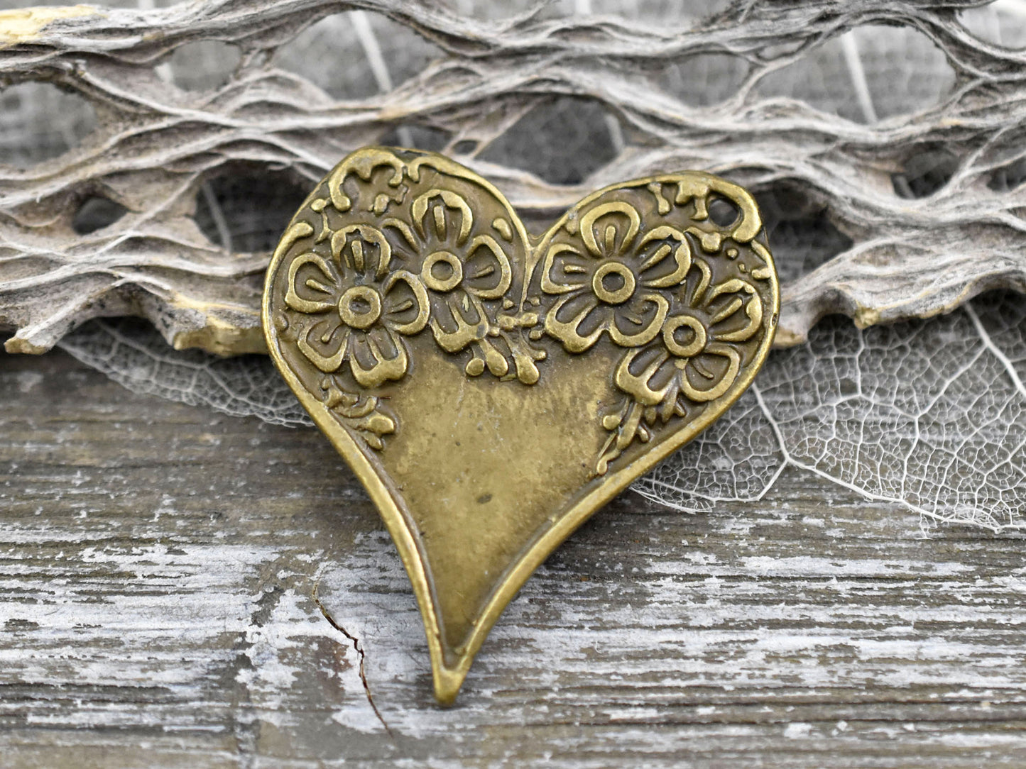 *10* 28x26mm Antique Bronze Floral Heart Pendants