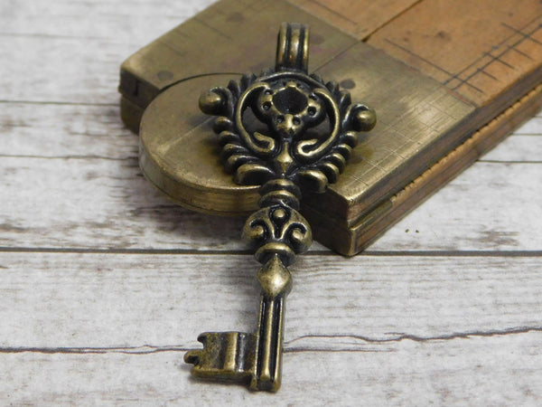 Metal Charms - Skeleton Key - Key Pendant - Key Charm - Boho Pendant - Bronze Pendant - Victorian Key - 46x19mm - (B763)