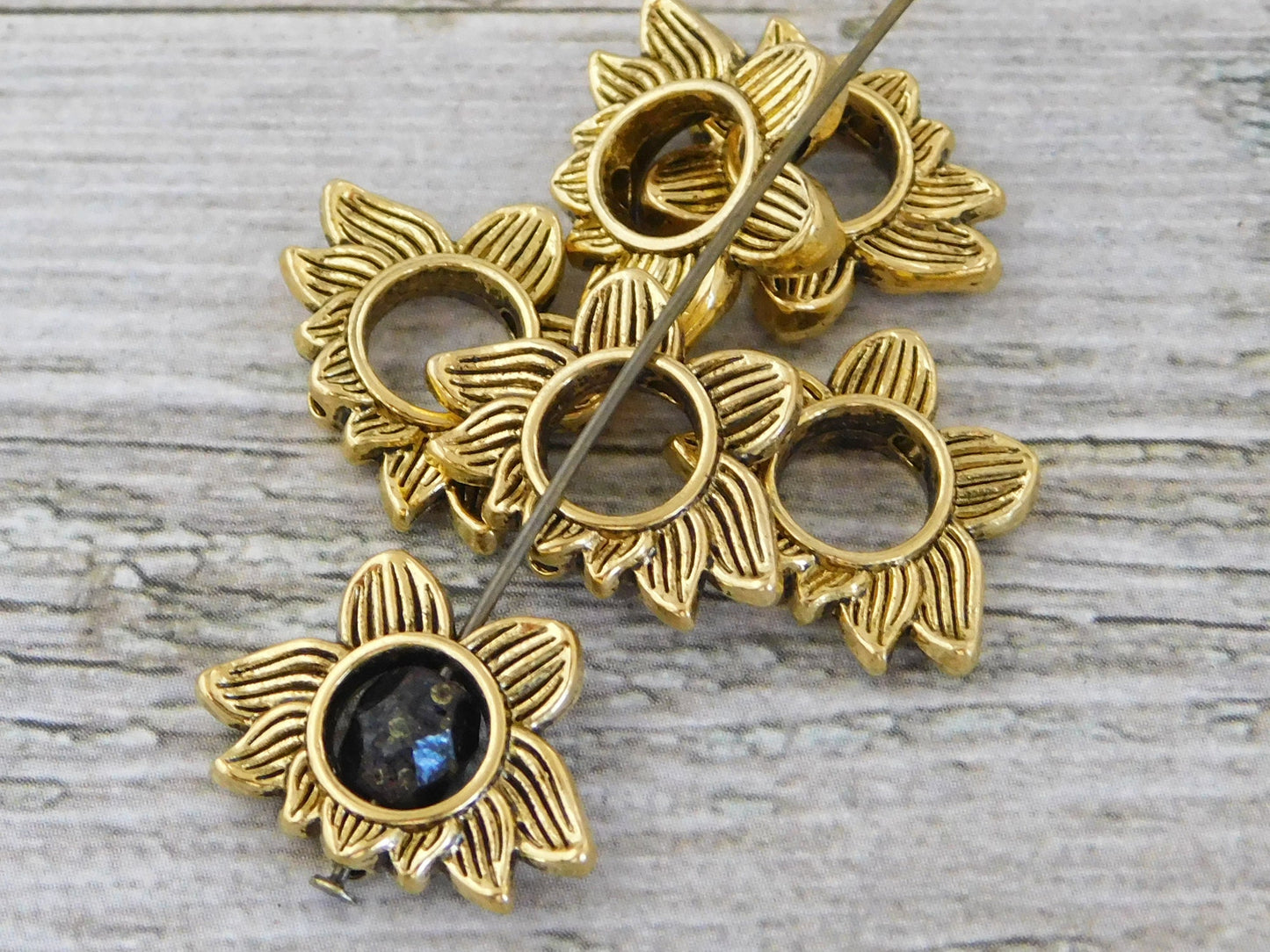 *15* 14x19mm Antique Gold Lotus Flower Bead Frames