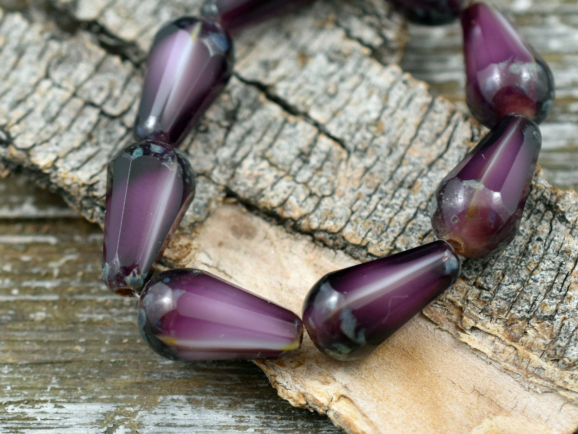 Drop Beads - Teardrop Beads - Czech Glass Beads - Picasso Beads - Purple Beads - Faceted Beads - 8x15mm - 4pcs - (877)