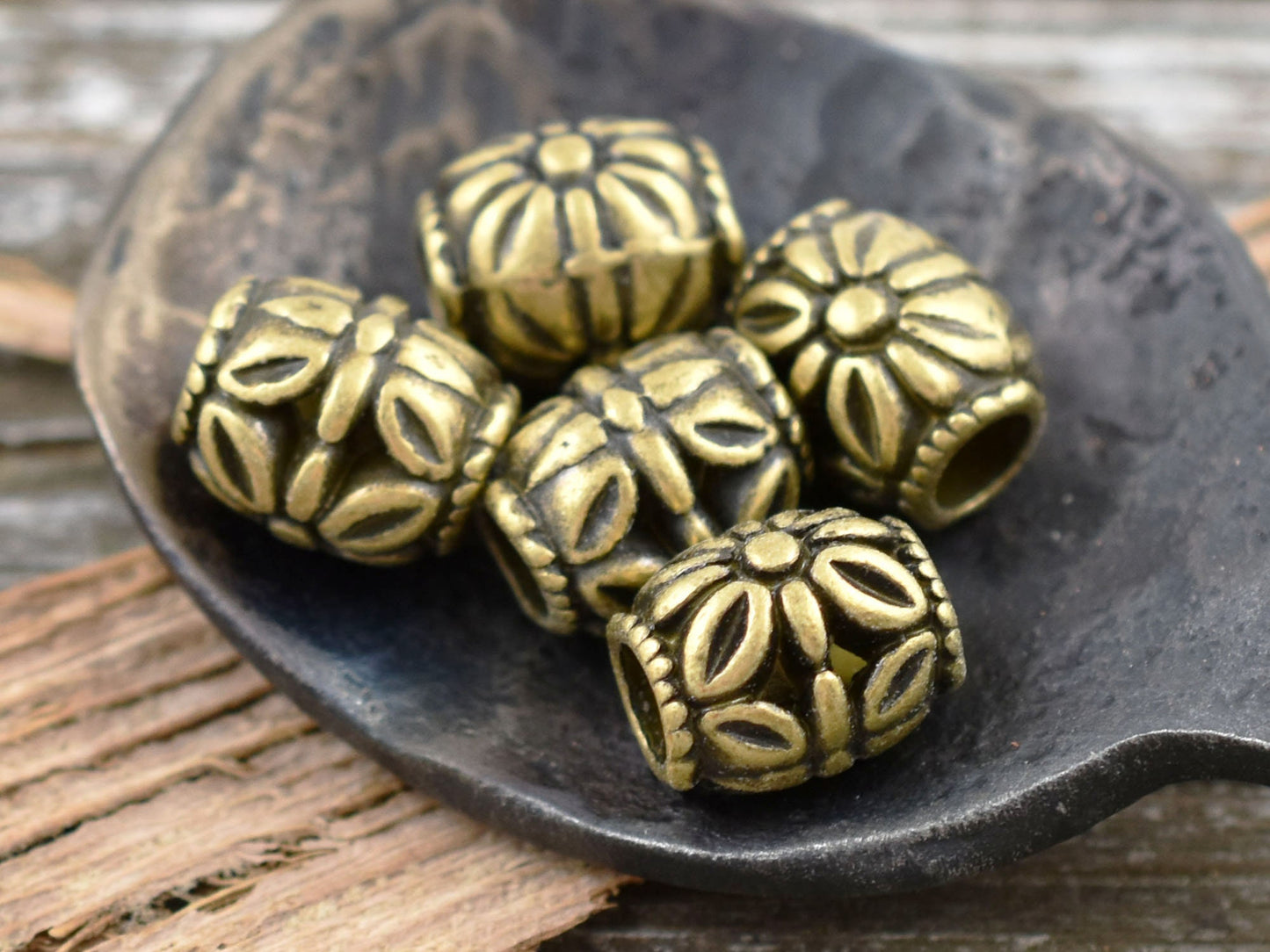 *20* 10x8mm Antique Bronze Floral Barrel Beads