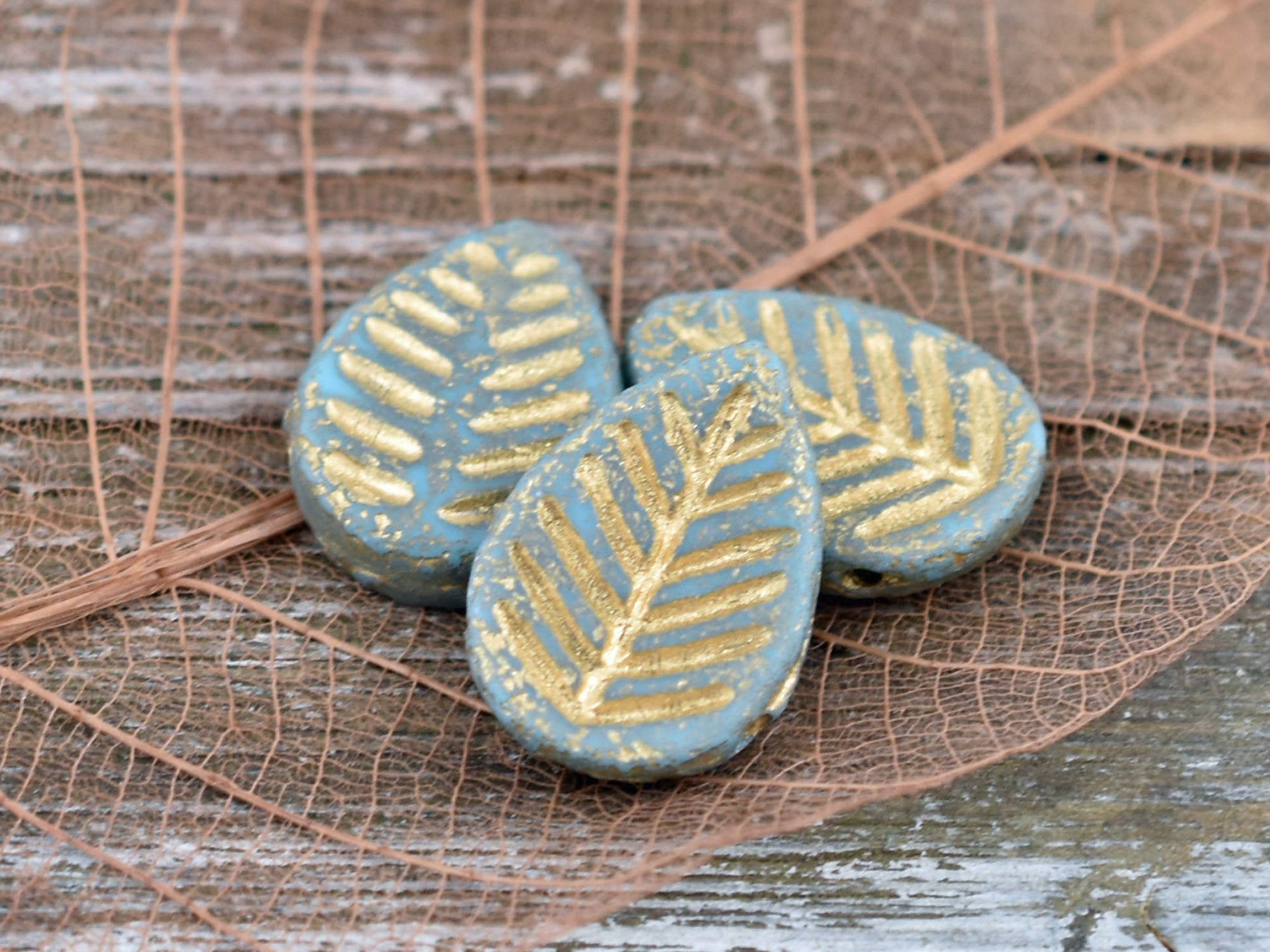 Leaf Beads - Czech Glass Beads - Top Drilled Leaf - Dogwood Leaf - Top Hole - Etched Beads - 16x12mm - 6pcs - (A382)