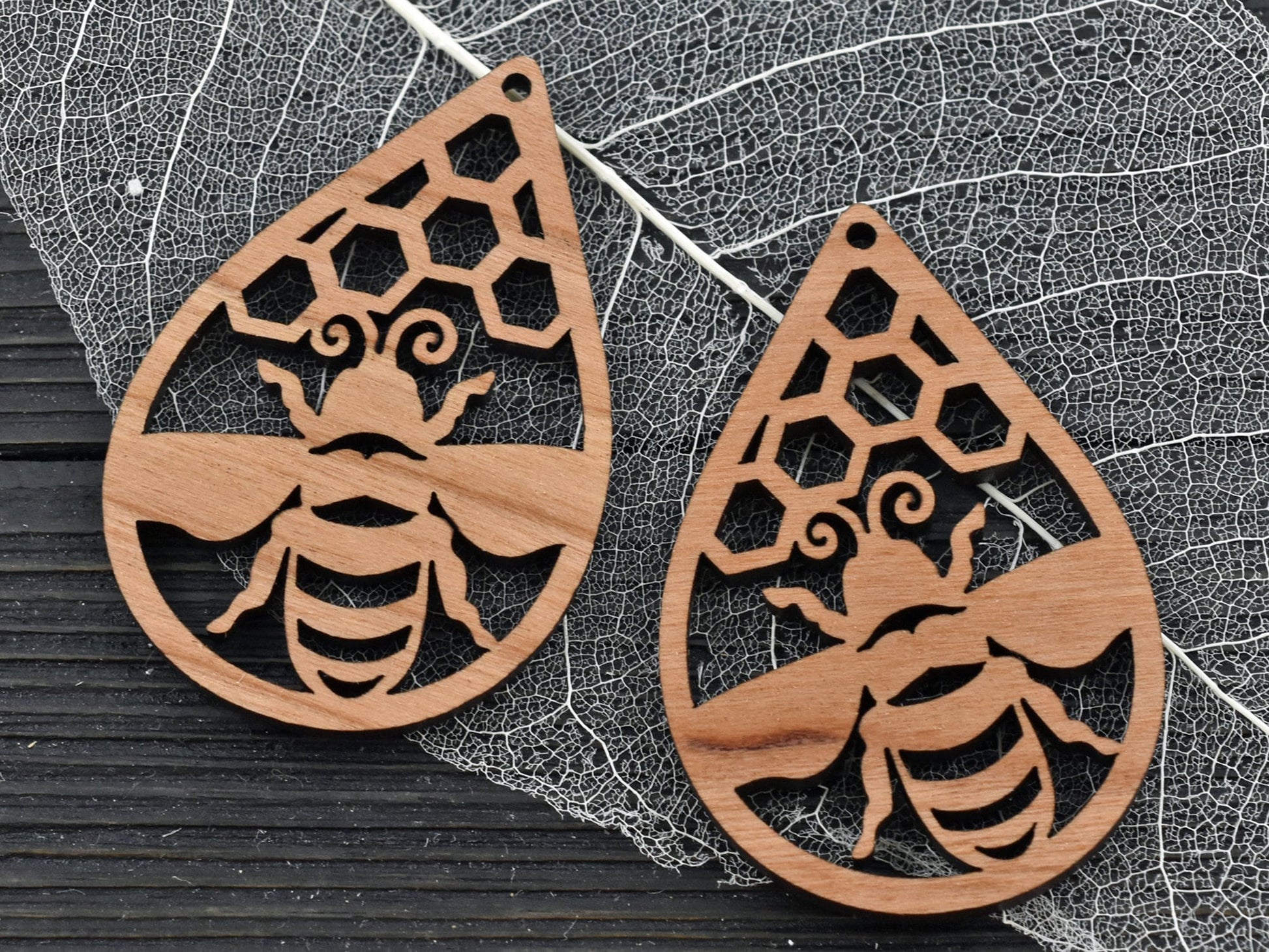 Bee Pendant - Wood Pendant - Boho Pendant - Lightweight Pendant - Necklace Pendant - 51x34 - (1102)