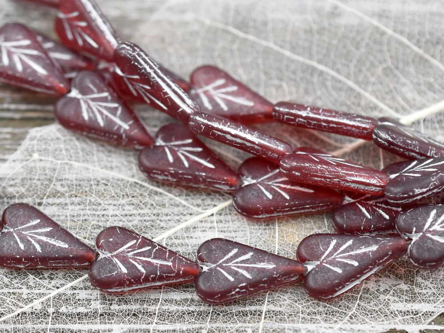 Heart Beads - Czech Glass Beads - Red Heart Beads - Valentines Beads - Heart Charm - 17x11mm - 8pcs (A608)