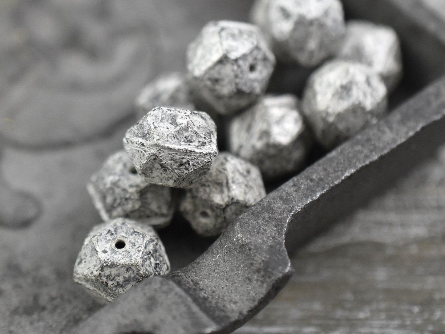 Czech Glass Beads - Silver Beads - English Cut Beads - Round Beads - Black Beads - 10mm Beads - 10pcs - (A313)