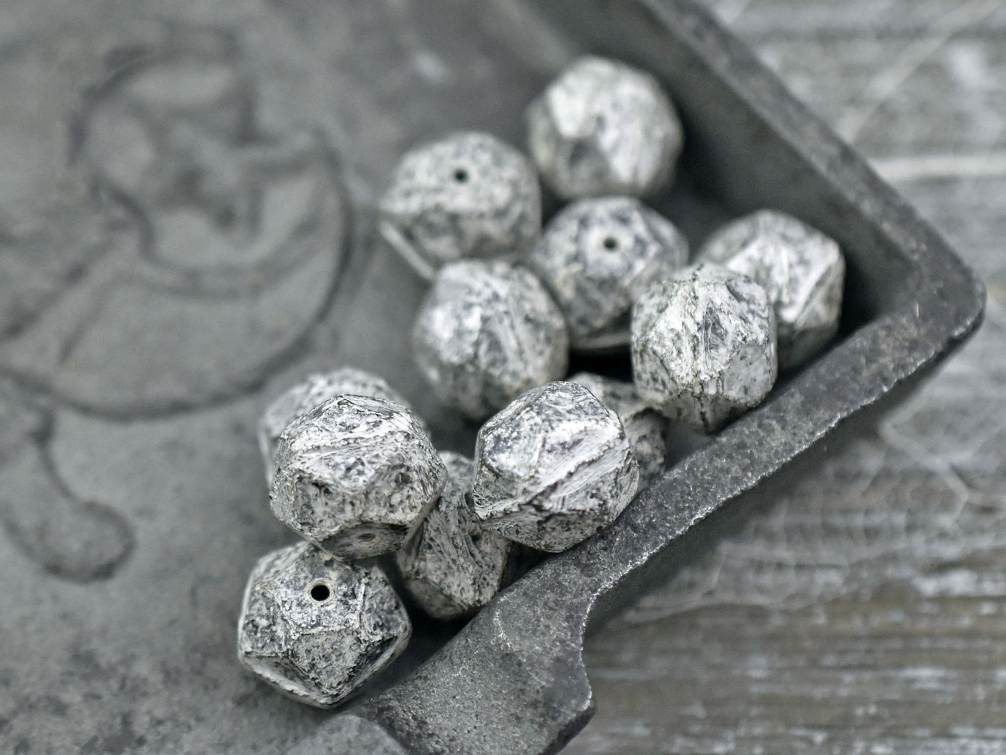 Czech Glass Beads - Silver Beads - English Cut Beads - Round Beads - Black Beads - 10mm Beads - 10pcs - (A313)