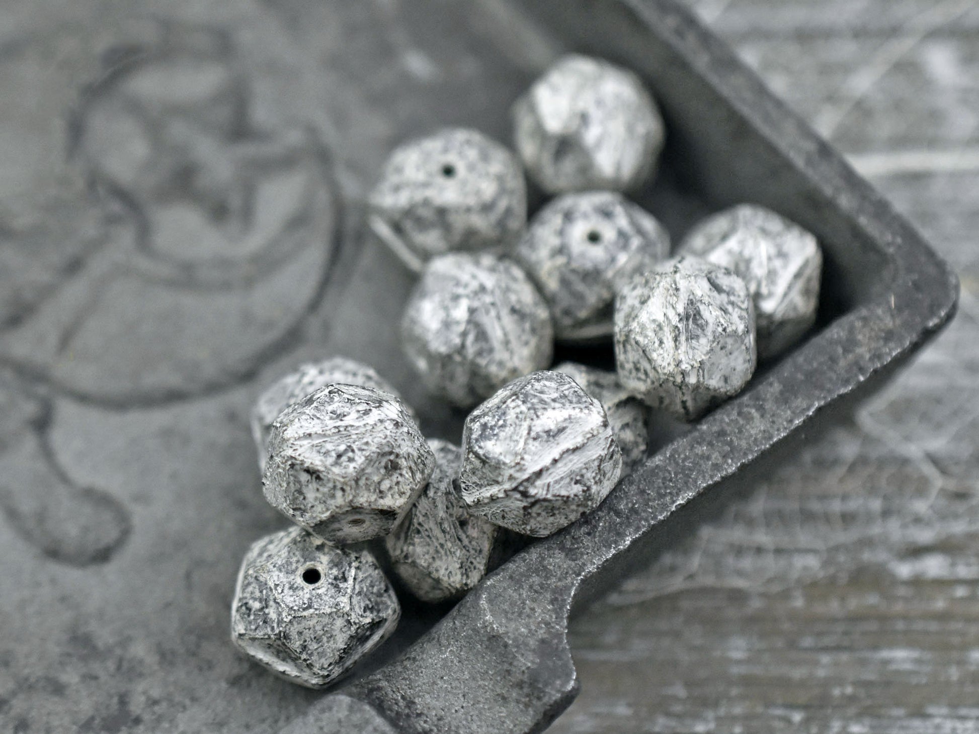 Czech Glass Beads - Silver Beads - English Cut Beads - Round Beads - Black Beads - 10mm Beads - 10pcs - (A313)