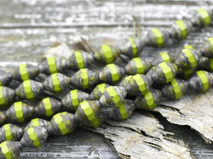 Picasso Beads - Czech Glass Beads - Turbine Beads - Vintage Czech Glass - Cathedral Beads - Chartreuse Picasso - 11x8mm - 10pcs - (3042)