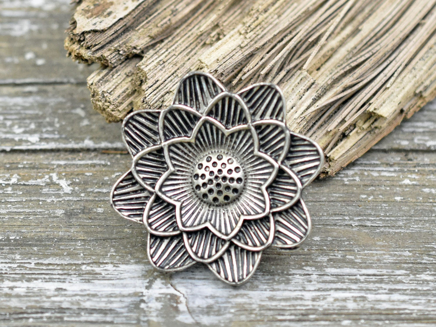 30mm Antique Silver Lotus Flower Pendant