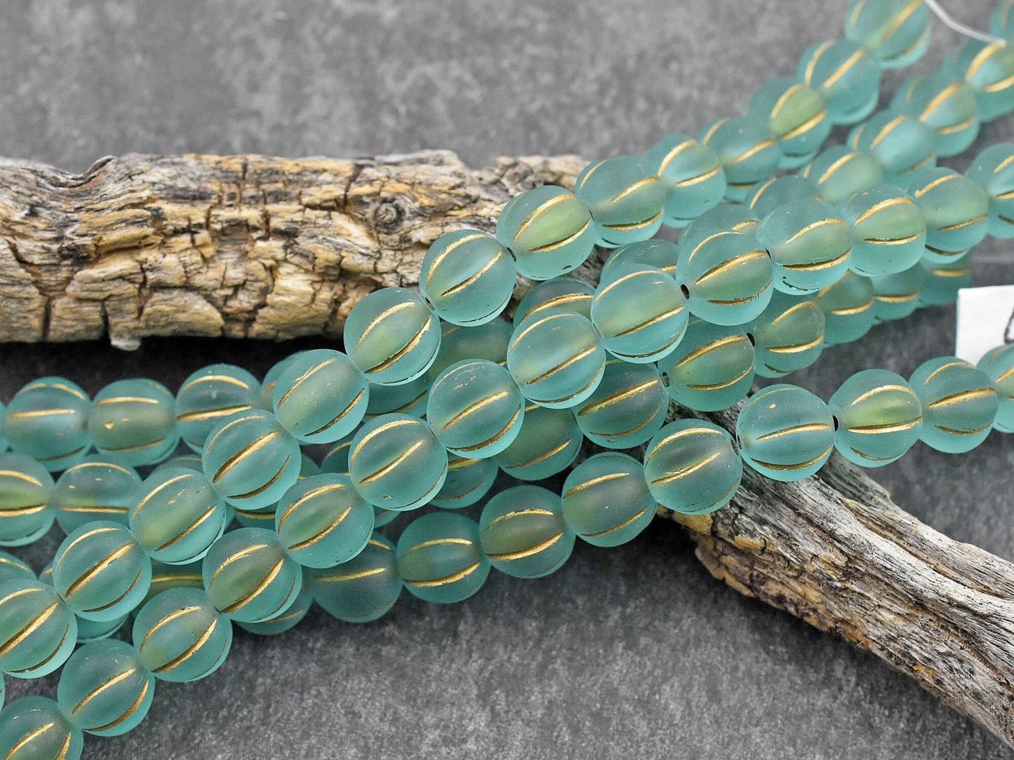 Melon Beads - Czech Glass Beads - Round Beads - New Czech Beads - 8mm - 16pcs - (2709)